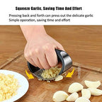 Garlic press kitchen tool garlic peeler stainless steel professional ginger crusher ergonomic labor-saving crusher (S)