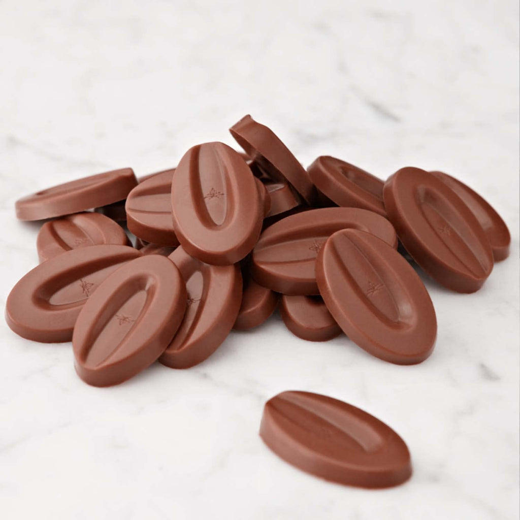 Valrhona Premium French Baking Creamy Milk Chocolate Discs (Feves). JIVARA 40% Cacao. Easy Melt and Tempering. Hints of Vanilla and Malt. For Cookies, Mousses, Frostings and Candies 250g (Pack of 2)
