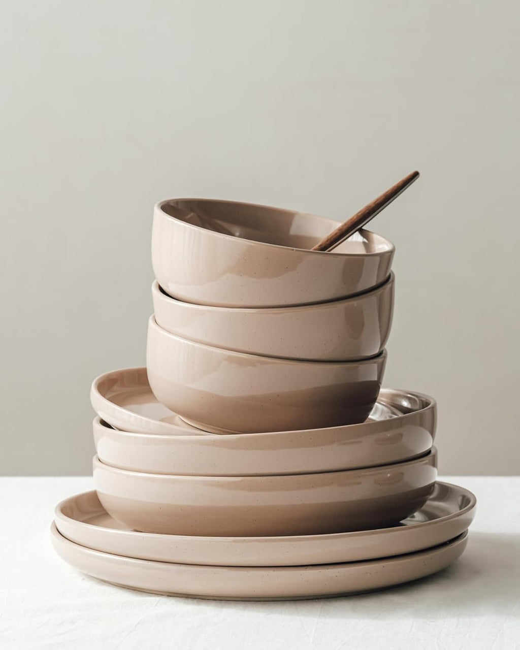 Famiware Milkyway Stoneware Dinnerware Sets with Pasta Bowls, Service for 4 (16 Pieces), Plates and Bowls Sets -Scratch Resistant, Microwave and Dishwasher Safe Dishes Set, Cinnamon Brown