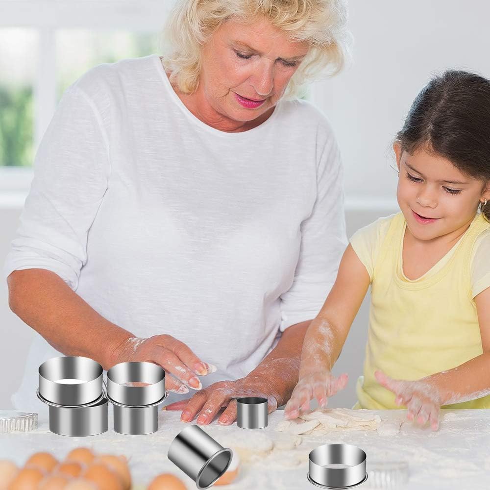 12 Pieces Biscuit Cookie Cutter Set With Tin Box Biscuit Plain Edge Round Cutters Metal Ring Baking Molds, Stainless Steel Cookie Dough Biscuit Muffins Cutters in Graduated Sizes