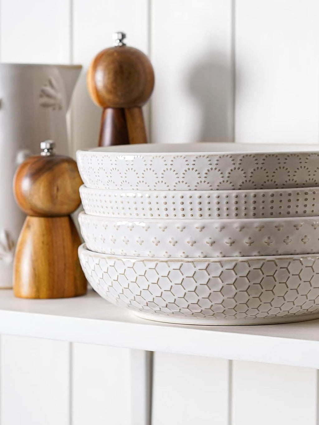 LE TAUCI Pasta Bowls 42oz, Large Salad Bowl, Ceramic Embossment Stoneware Serving Plate for Fruits, Noodle, Dinner, House-warming Wedding Present - 9 Inch, Set of 4, Arctic White
