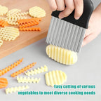4 Piece Kitchen Spiral And V-Shaped Tools, vegetable peeler,crinkle cutter knife, Multifunctional Kitchen Set, Stainless Steel Manual Kitchen Tools for Creative Food Decoration(black）