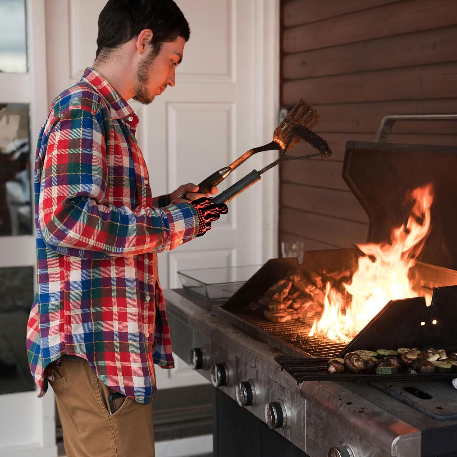 1 Pair Grill Oven Mitts, 1472°F Heat Resistant BBQ Gloves for Cooking, Non-Slip Silicone Oven Gloves, Barbecue Grill Gloves BBQ Mitts (Red-Flame Pattern)