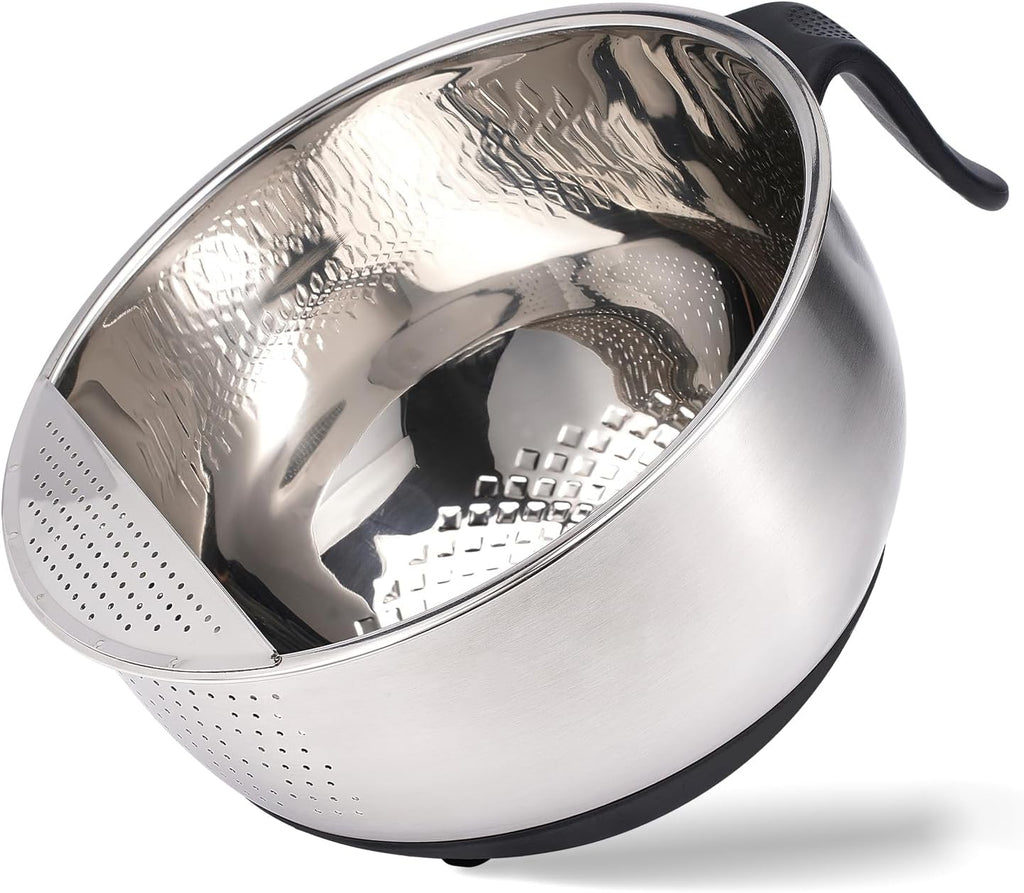 Rice Washer Strainer Bowl Quinoa Washing Bowl whit Handle Stainless Steel Colander Versatile Side Drainers for Cleaning Rinsing Fruits, Vegetables, and Beans - Tilting Non-slip Silicone Bottom