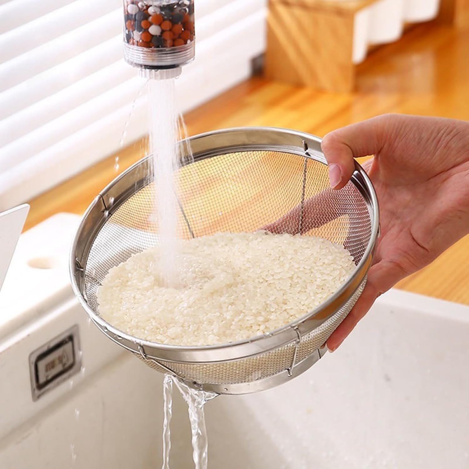 Fine Mesh Strainer for Kitchen, 4 Quart Stainless Steel Colander Bowl for Pasta, Rice, Fruit, Metal Net Baskets with Resting Base - Strain, Drain, Rinse