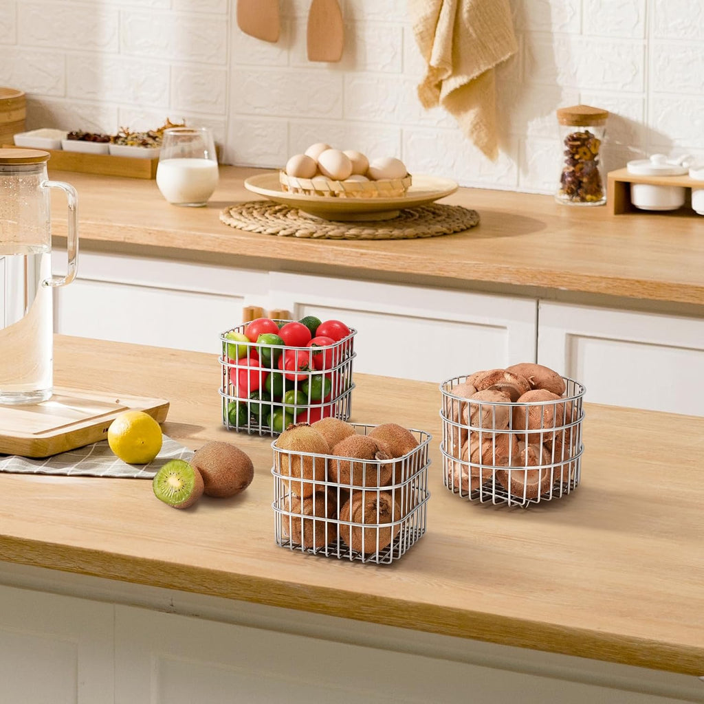 304 Stainless Steel Wire Mesh Fruit Basket Colander, 2.5L Countertop Storage Organizer for Fruits, Vegetables, Snacks.6.3 x 6.3 x 3.94 in (16cm,Rounded Square)