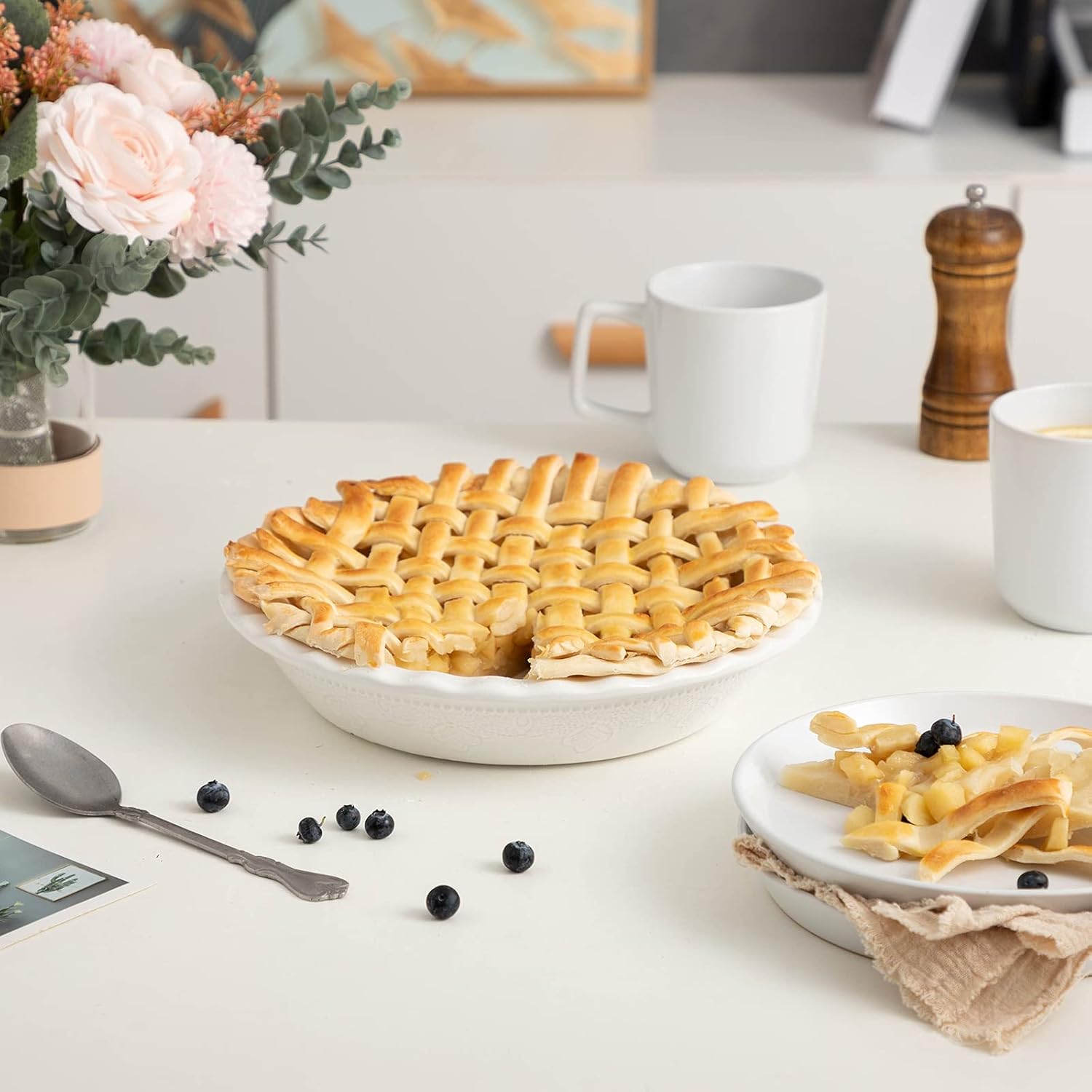 Fun Elements Pie Pan, 9 Inch Ceramic Pie Dish, Deep Dish Pie Pan with Lace Emboss, Ruffled Pie Plate for Baking, Thanksgiving Christmas Gifts(Bright White)