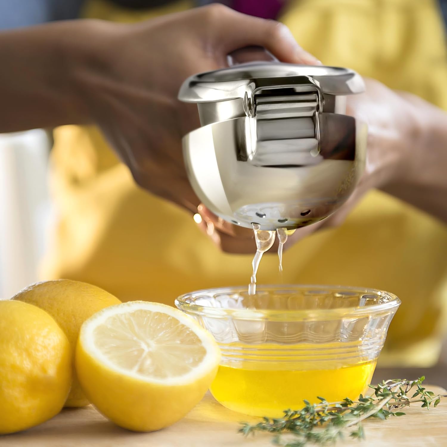 Lemon Squeezer, Sopito Stainless Steel Citrus Press Juicer Heavy Duty with Large Metal Squeezer Bowl for Seedless Juicing, Non-Slip Grip Design Manual Juicer, Silver