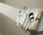 Oneida Easton Fine Flatware Teaspoons, Set of 4 , 18/10 Stainless Steel, Silverware Set, Dishwasher Safe