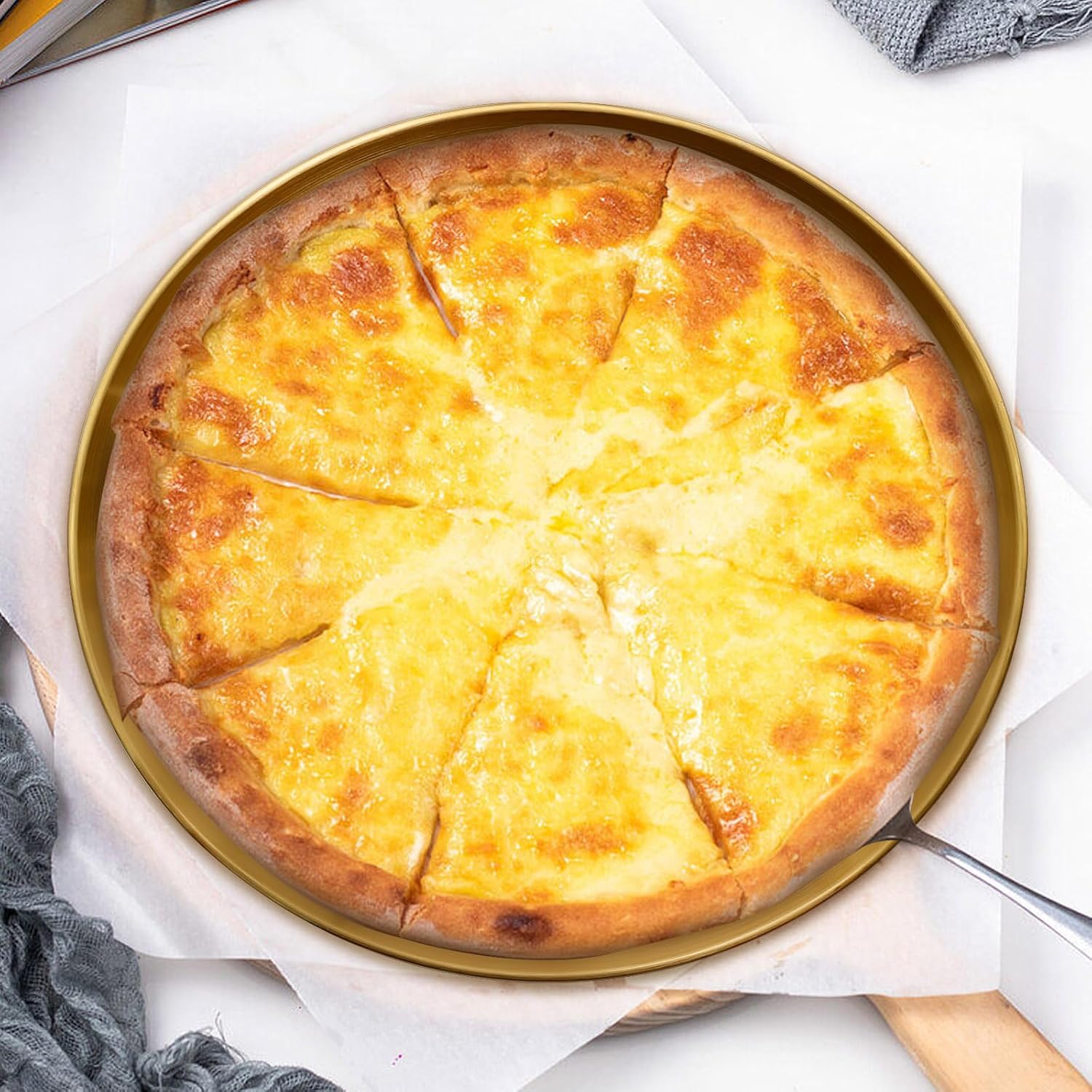 13.5 Inch Stainless Steel Pizza Pan Set of 4, Commercial Grade Restaurant Pizza Tray, Heavy Duty & Warp-Resistant for Oven, Grill & Party - Dishwasher Safe Baking Sheet