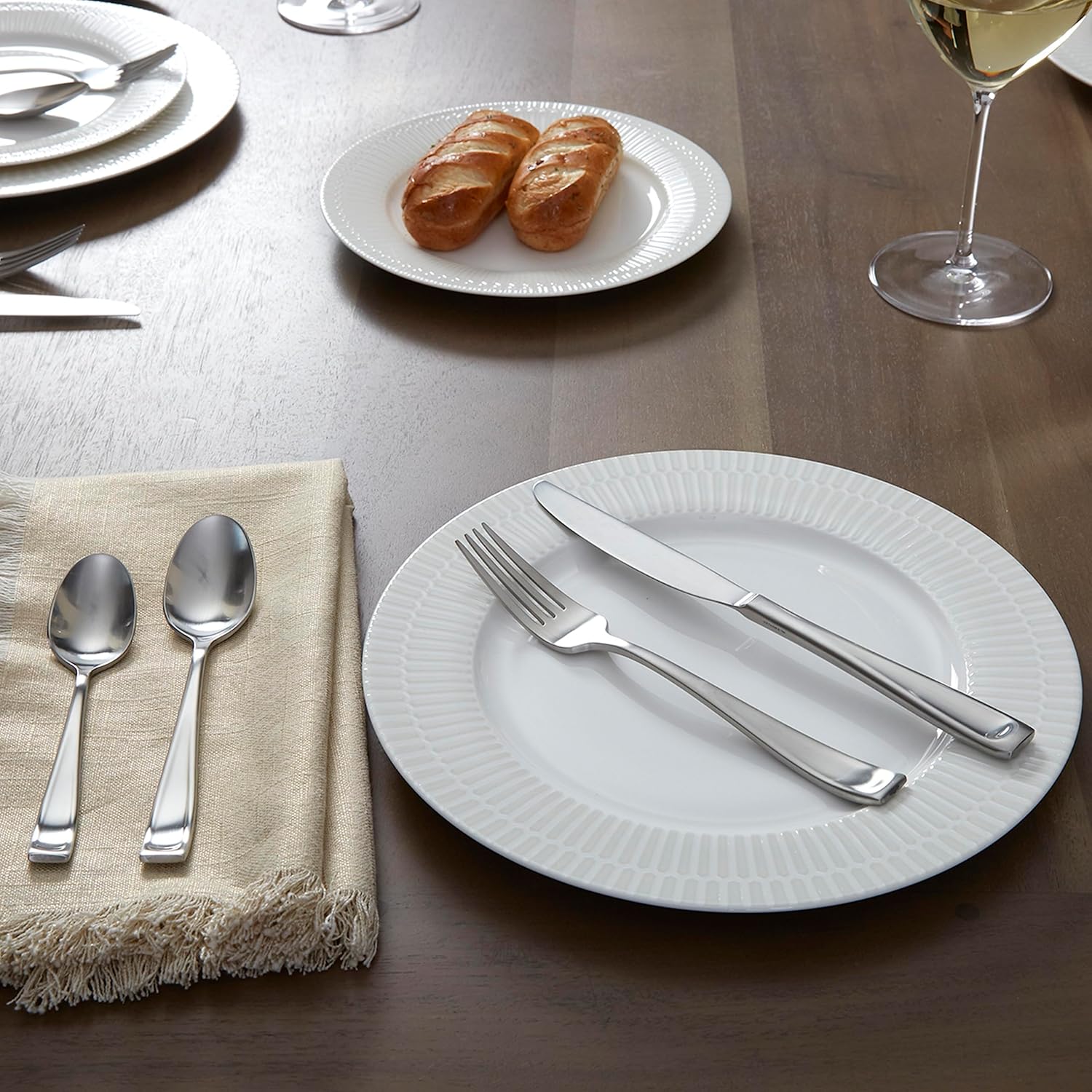 Oneida Moda Fine Flatware Dinner Spoon, 0.80 LB, Metallic