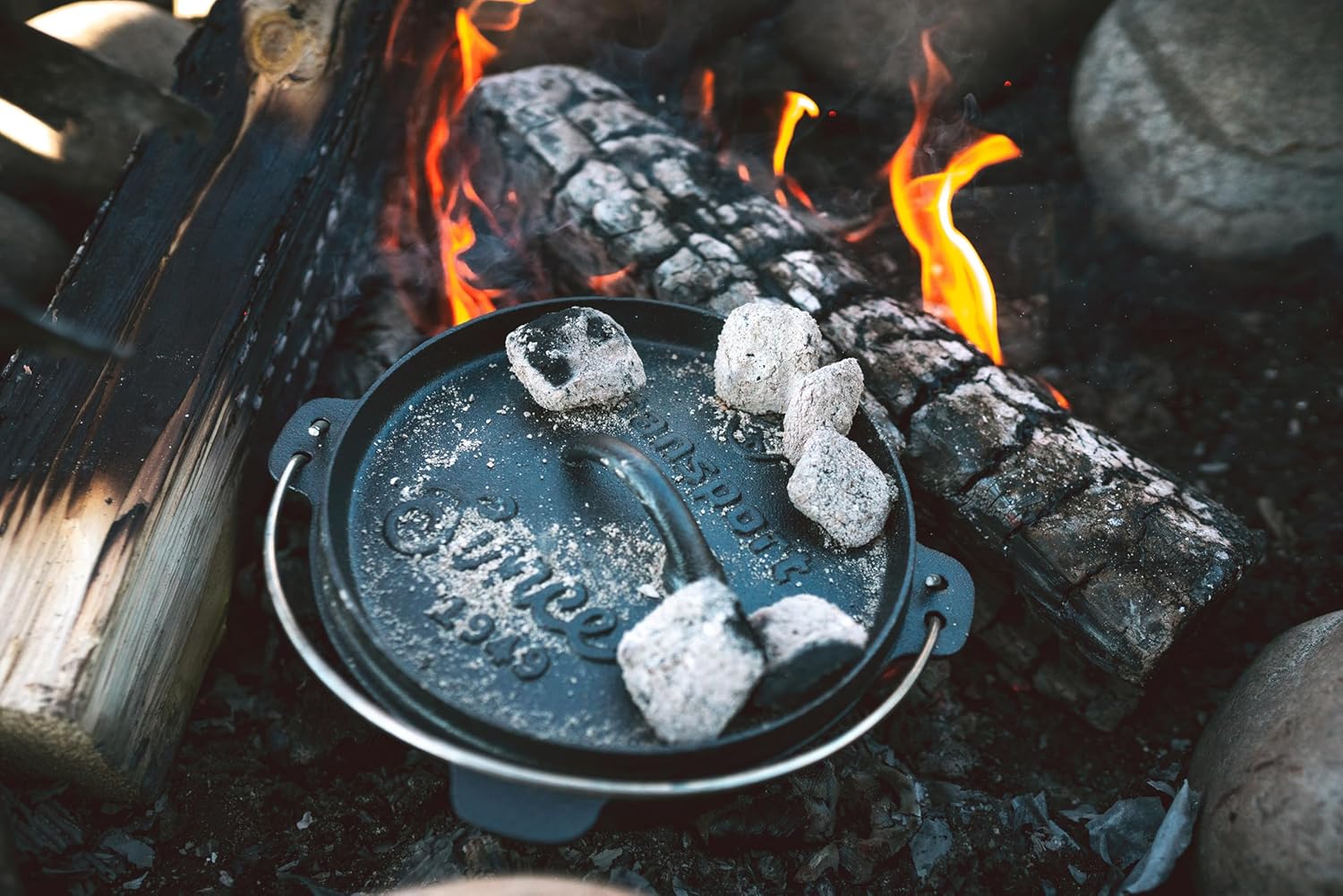 Stansport Pre-Seasoned Cast Iron Dutch Oven