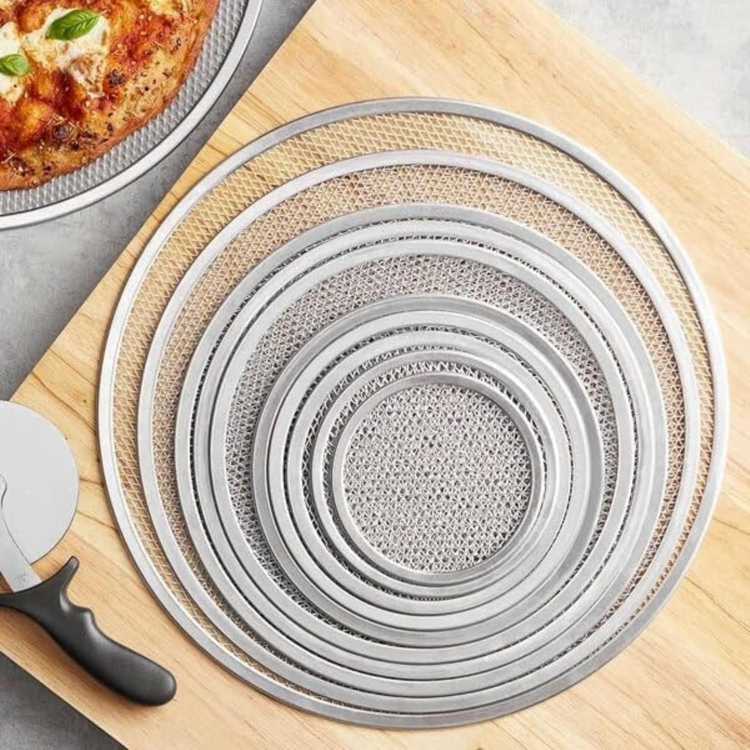 16-inch Aluminum Pizza Screen | Commercial Grade Pizza/Baking Screen for Oven | Pizza Baking Tray for Home And Restaurant | Round, Aluminum, 16-inch [1PK]