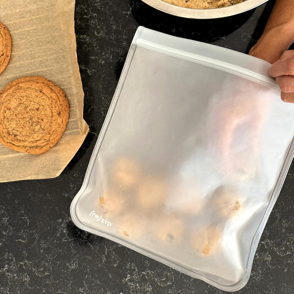 (re) zip Gallon Reusable Storage Bags, BPA-Free, Leakproof, Food-Grade 100% Food-Safe PEVA, for Food Storage and Freezer Use, Holds 16 cups | 128 fl oz, 4-Pack (Clear)