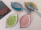 Ceramic Spoon Rest for Stove Top, Ice Cracks Leaf Cute Spoon Rest for Kitchen Counter Cooking Spoon Holder Utensil Tong Spatula Rest Ladle Holder, 1 PC (A, Grass Green)
