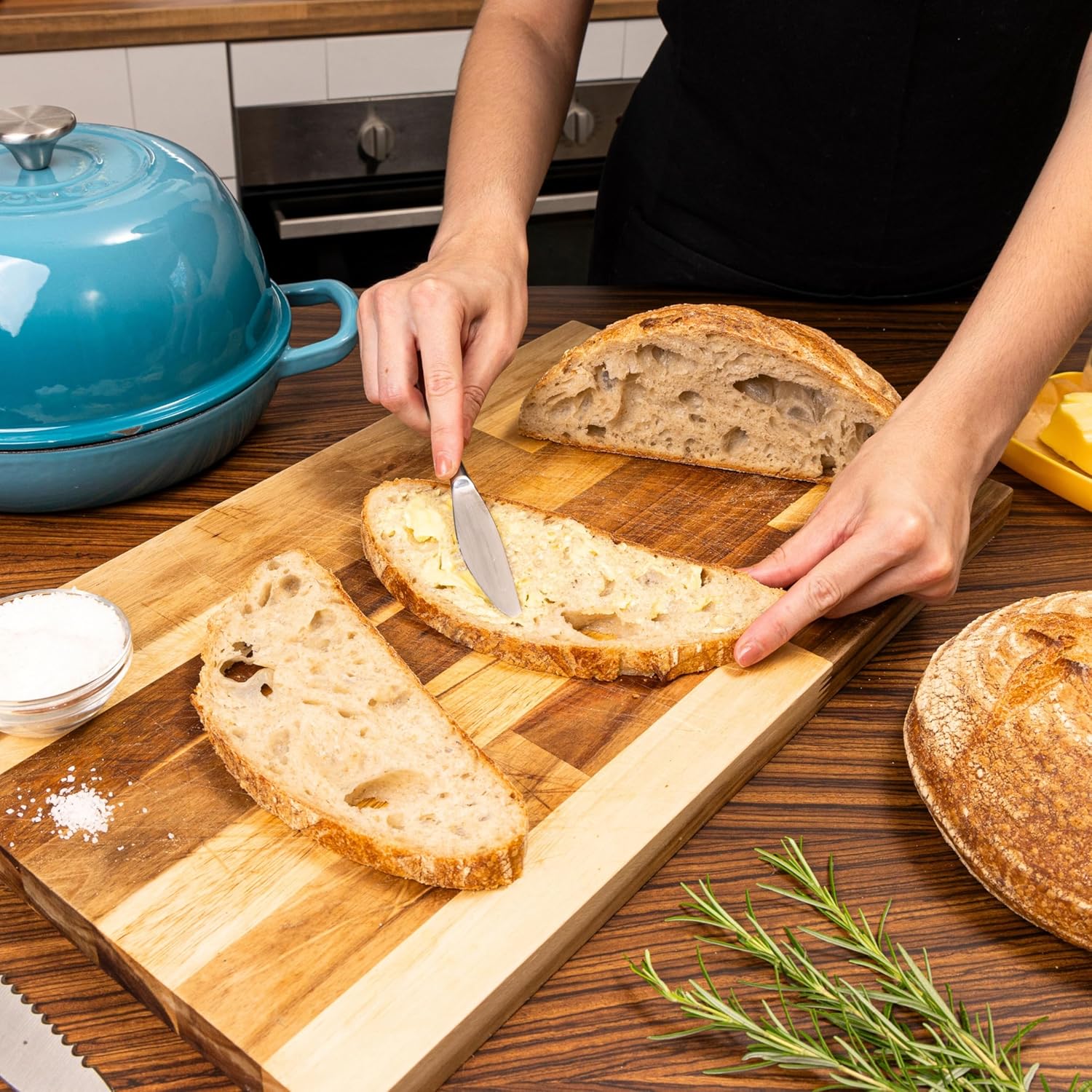 Enamelled Cast Iron Dutch Oven Pot – Dutch Oven For Sourdough Bread Baking – Cast Iron Bread Pot – Blue, 6 Quarts, 22cm – by Nuovva