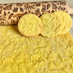 FOX Embossing Rolling Pin – Laser Engraved Dough Roller with a woodland fox and forest pattern. Perfect for cookies, pottery, and a thoughtful gift. By Algis Crafts.